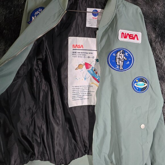 Nasa Bomber Jacket Size L with patches - Picture 8 of 15